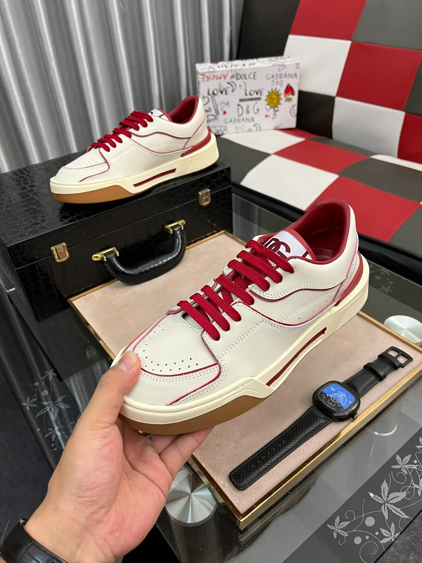 Men's shoes 💰480⌚️⌚️【DG～】Men's casual shoes are on sale simultaneously in 2022z cabinets 🔷Multiple colors🔜Handmade upper with graffiti fabric ➕Genuine leather lining, comfortable and breathable, sole: original comfortable handmade graffiti wear-resistant outsole, ⚠️real thing📱photography🎬the real thing is better. Code number 38-445⃣️Color optional